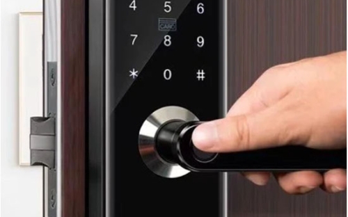 Khóa cửa vân tay có an toàn không?